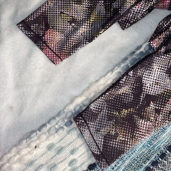 Prana Mid-Rise Cropped Leggings - size XL - Picture 4 of 4